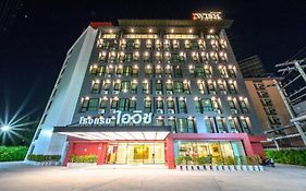 โรงแรมไอวิช กรุงเทพฯ